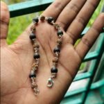 রুদ্রক্ষ ও কারংগালি ছোট দানার ব্রেসলেট - Image 3