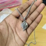 শঙ্খ চেইন লকেট- কৃষ্ণের প্রণামমন্ত্র খোদাই করা - Image 2